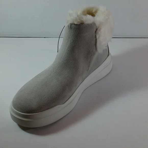 Boot - Picture 5 of 7